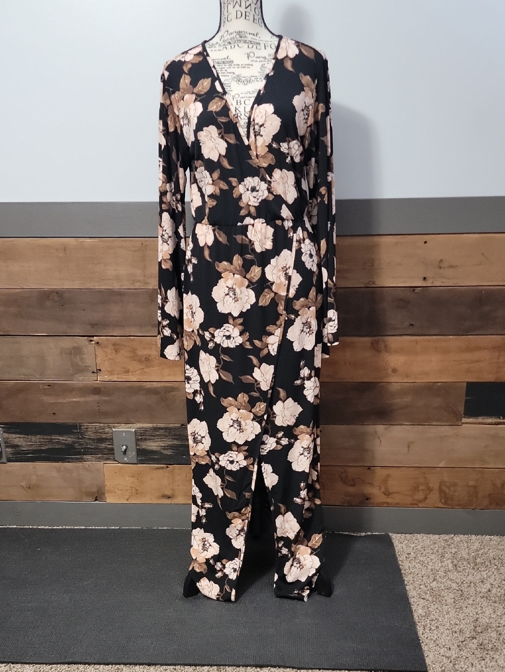 VENUS Black and Beige Floral Dress